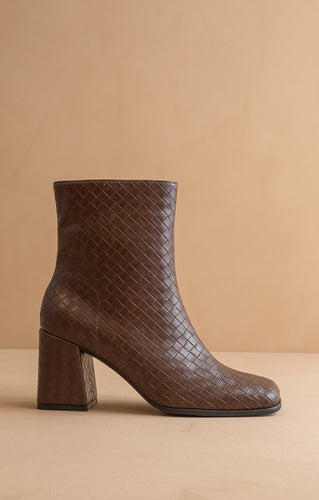 Demi Boot